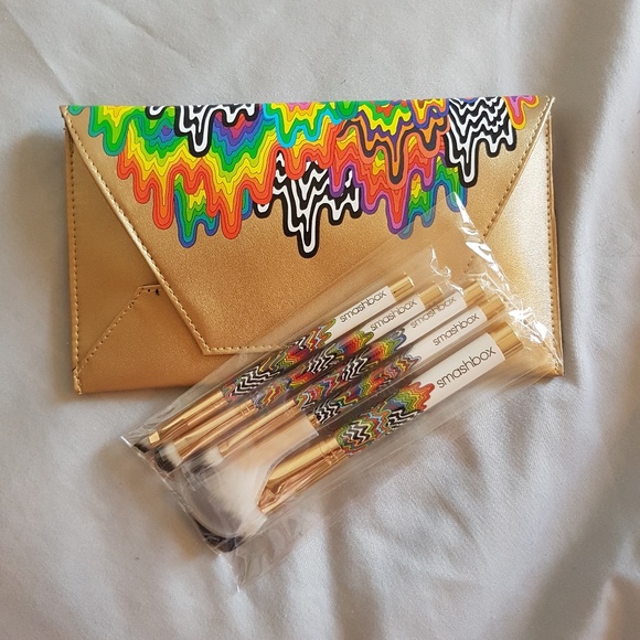 🌹HOST PICK🌹 Smashbox Holidaze 5 Piece Brush Set - Picture 2 of 3